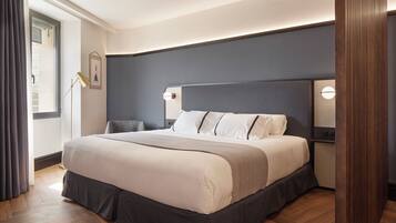 Premium bedding, down comforters, in-room safe, blackout drapes