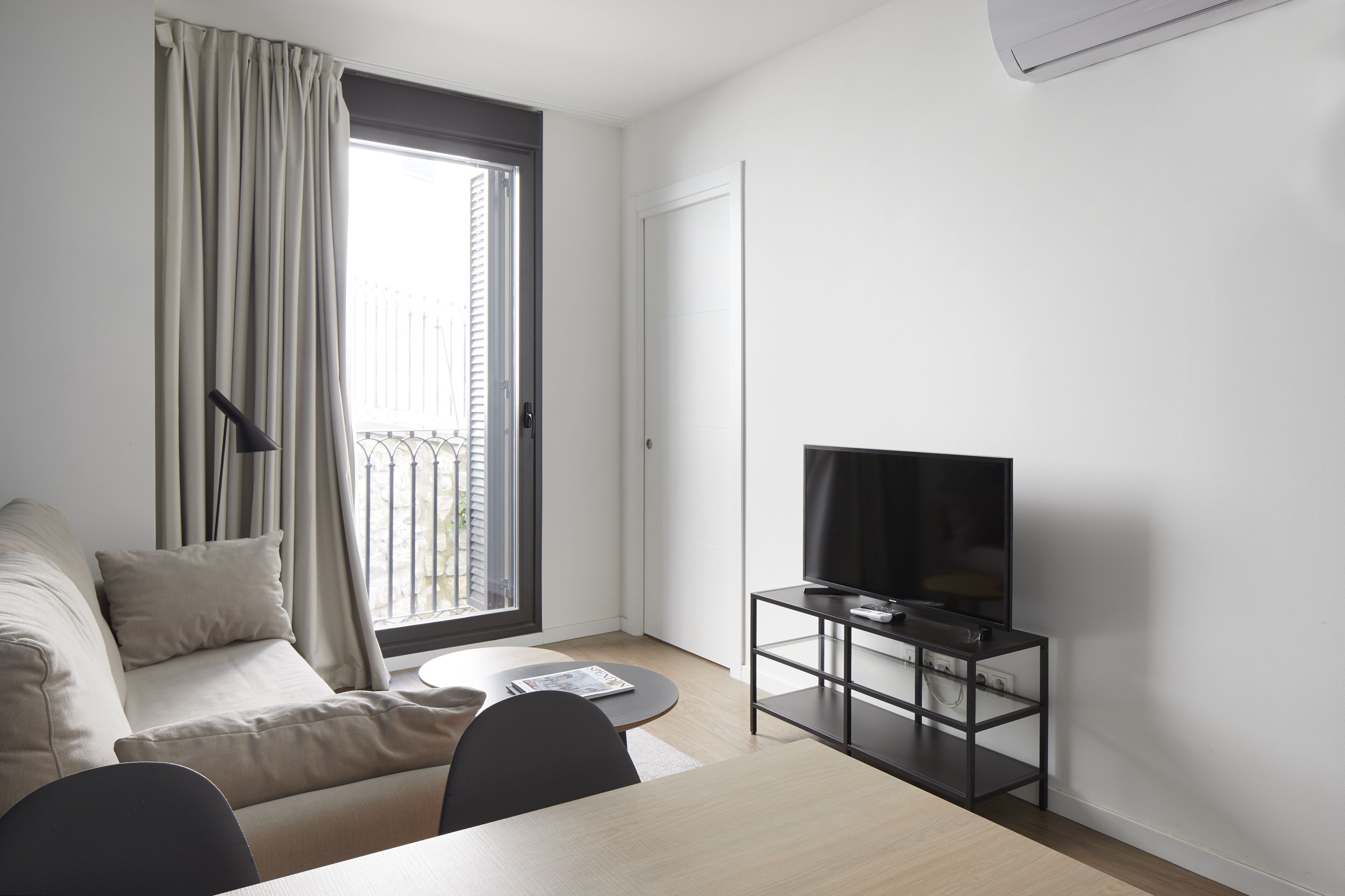 smart apartment | living room | smart tv, books