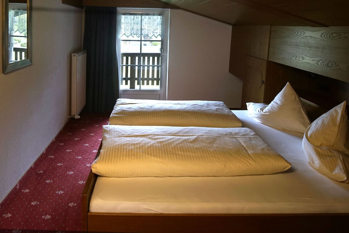 Panoramic Condo, 2 Bedrooms, Non Smoking, Mountain View (incl. final cleaning fee 60,00 EUR) | Hypo-allergenic bedding, in-room safe, desk, blackout drapes