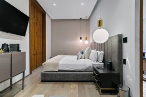 Luxe studio suite | Luxe beddengoed, donsdekens, Select Comfort-bedden