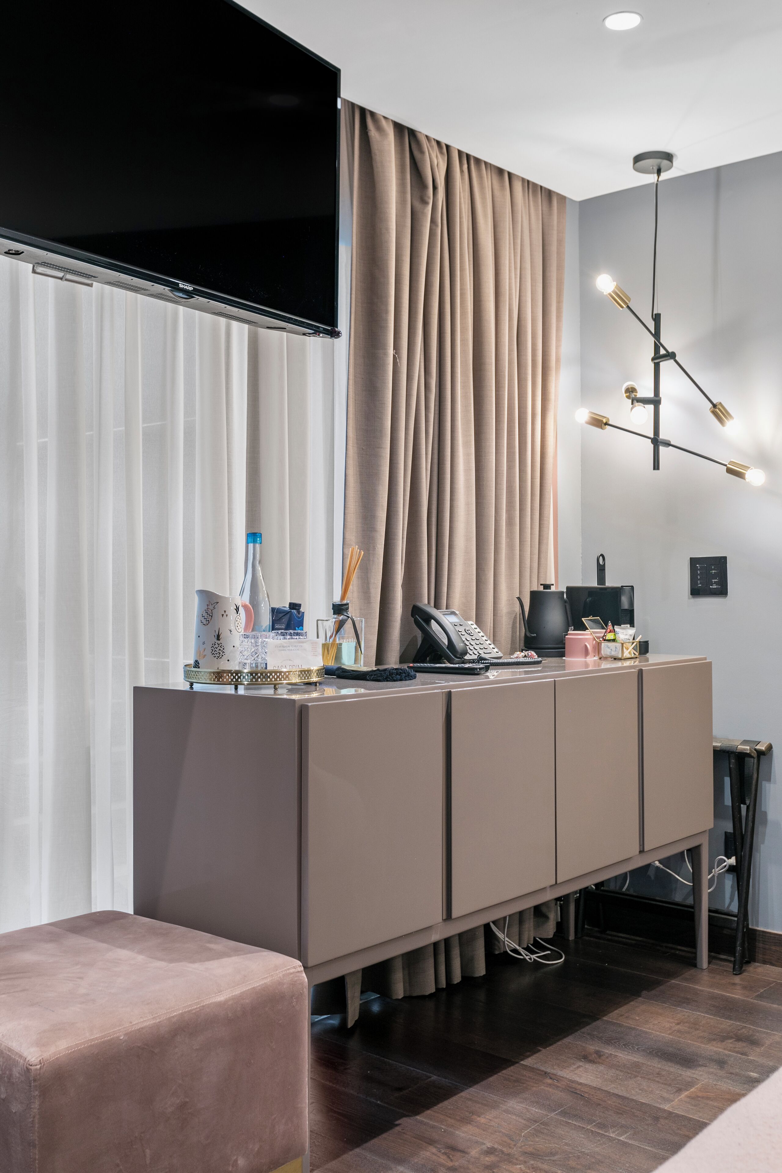 주니어 스위트 | 고급 침구, 오리/거위털 이불, 셀렉트 컴포트 침대, 객실 내 금고