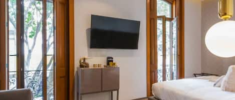 Elite Double Room Single Use | Premium bedding, down duvets, Select Comfort beds, in-room safe