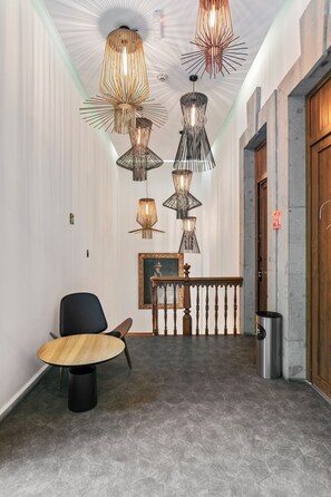 50-吋平面電視、有線頻道、電視