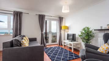 24-tommers fladskærms-tv med satellitkanaler, tv