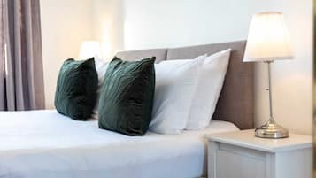 Classic Apartment, 2 Bedrooms, Non Smoking | 1 bedroom, premium bedding, individually decorated