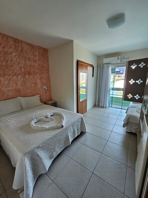 Suite | Minibar, blackout drapes, iron/ironing board, free WiFi