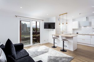 1 makuuhuone, ylelliset vuodevaatteet, yksilöllisesti sisustettu