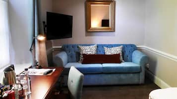 Iron/ironing board, free WiFi, bed sheets