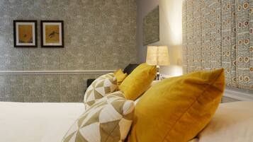 Family Double or Twin Room | Iron/ironing board, free WiFi, bed sheets