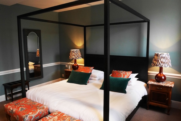 Tweepersoonskamer, 1 kingsize bed | Een strijkplank/strijkijzer, gratis wifi, beddengoed