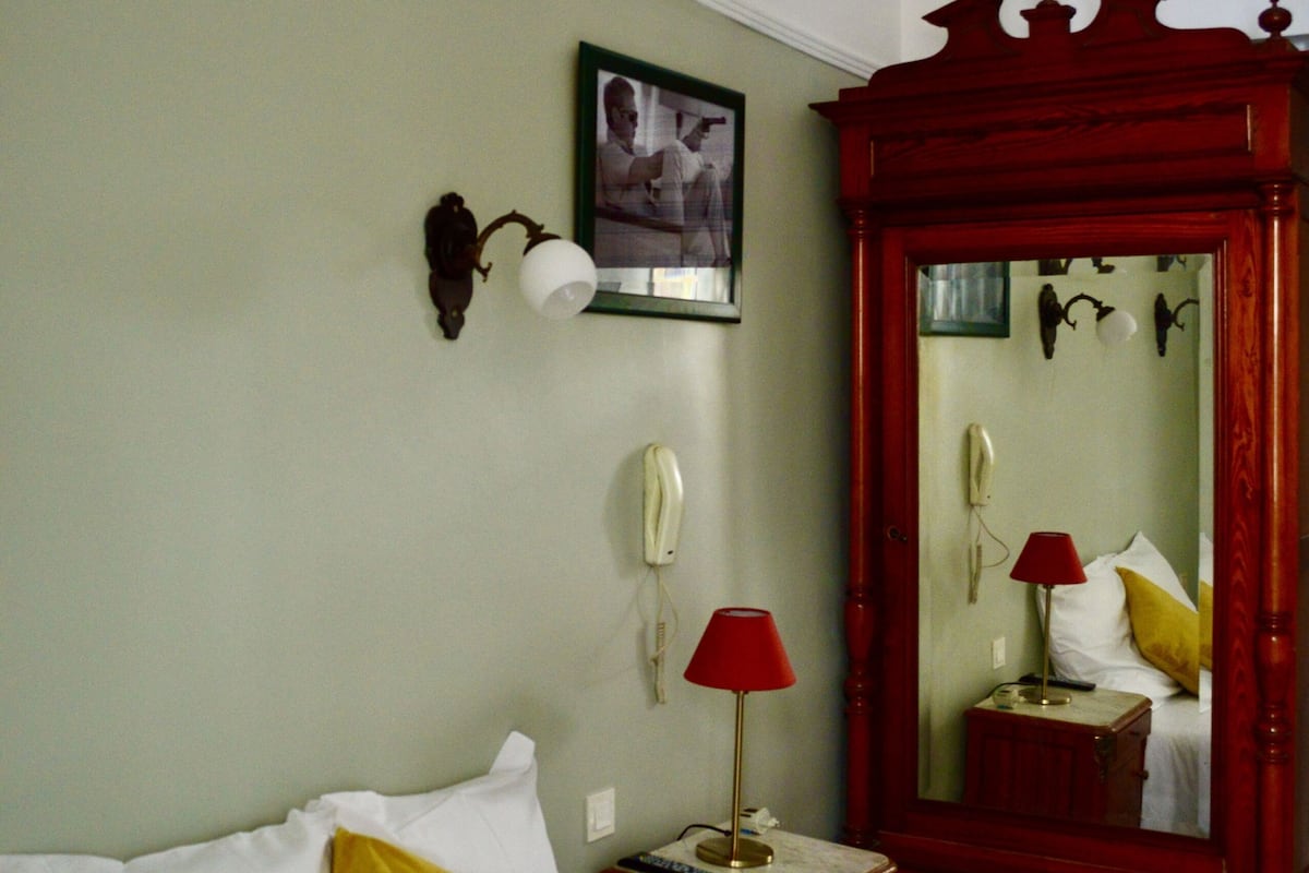 Roupas de cama premium, cofres nos quartos, individualmente decorados