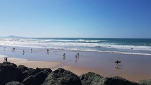 Surfing/bodyboarding