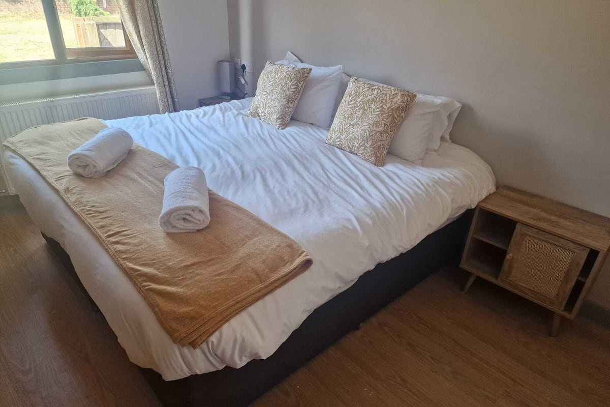 1 bedroom, desk, iron/ironing board, free WiFi