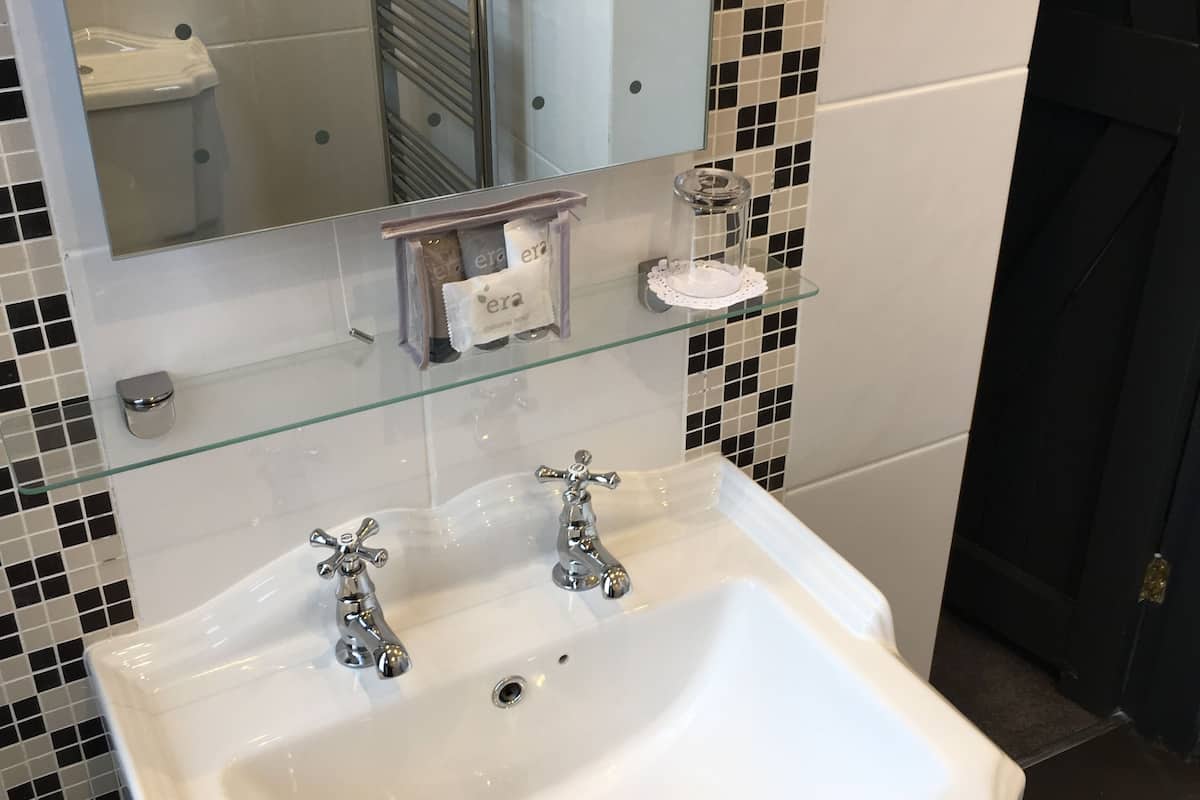 double room (room 3) | bathroom sink