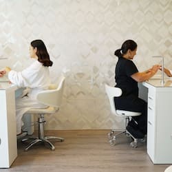 Couples treatment rooms, steam room, body treatments, aromatherapy