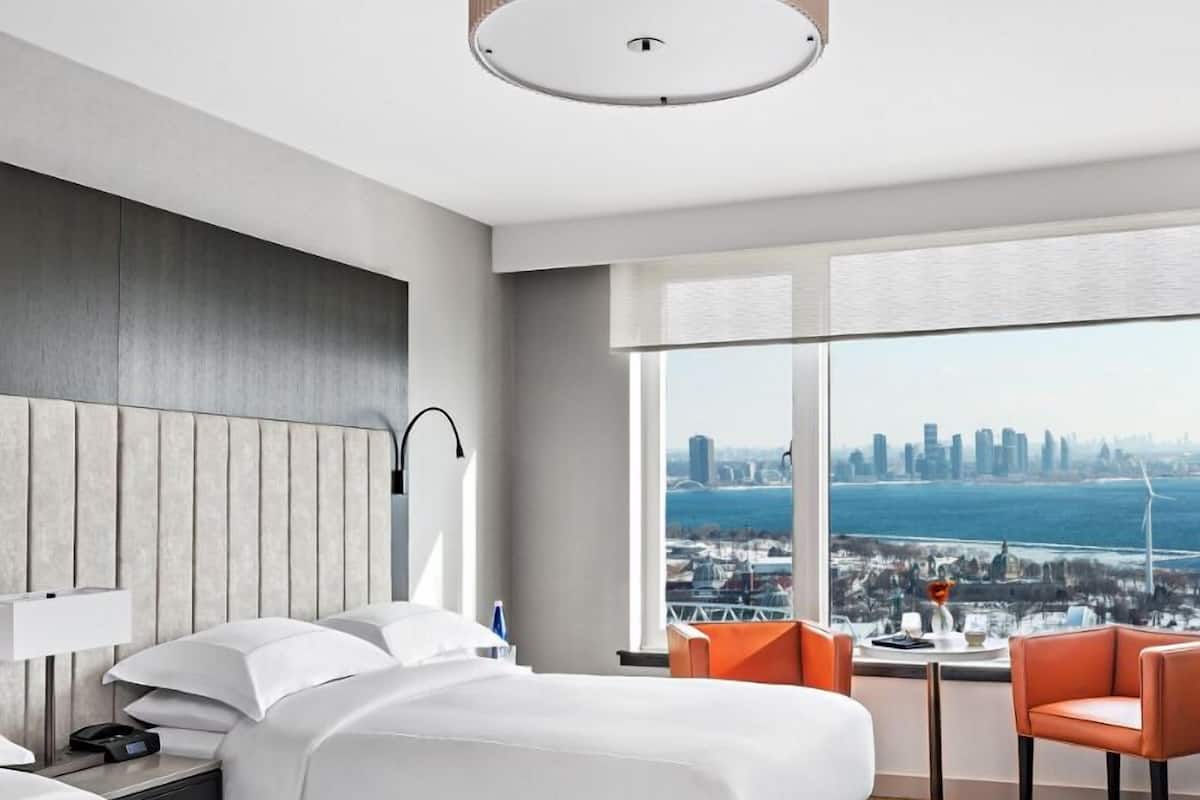Egyptian cotton sheets, premium bedding, down comforters, pillowtop beds