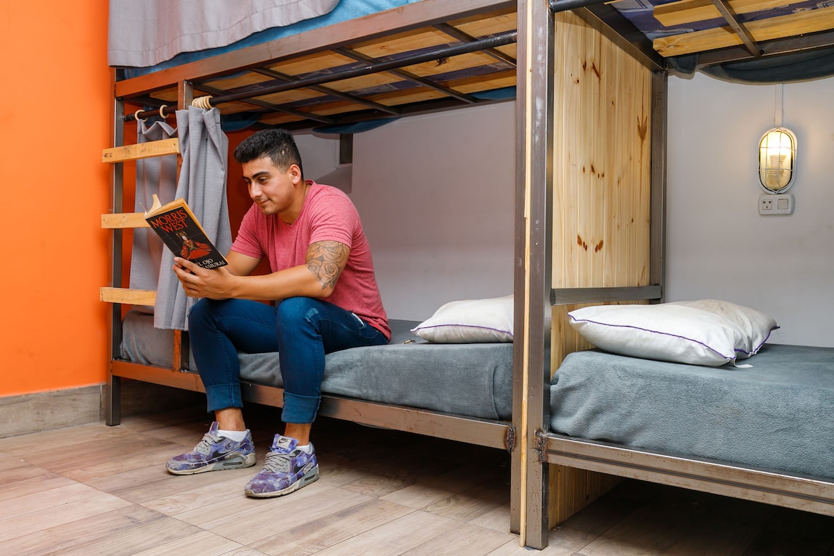 Dormitorio compartido clásico, dormitorio mixto, baño compartido, planta baja | Ropa de cama de alta calidad y wifi gratis