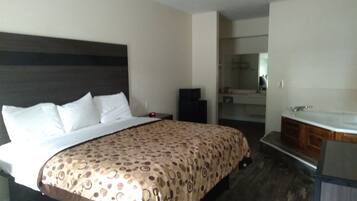 Superior kamer, 1 kingsize bed, niet-roken, bubbelbad | Een laptopwerkplek, verduisterende gordijnen