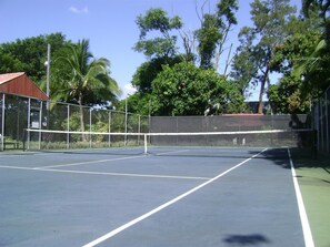Tennis court - Hotel Villas Colibri (San José)