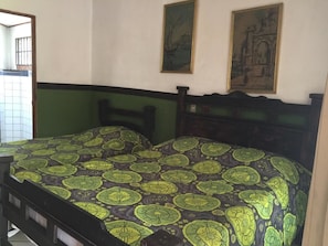 Iron/ironing board, rollaway beds - Hotel Villas Colibri (San José)