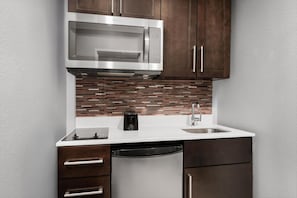 Chambre Standard, 1 trÚs grand lit, non-fumeurs, coin cuisine | Literie de qualité supérieure, coffres-forts dans les chambres, bureau