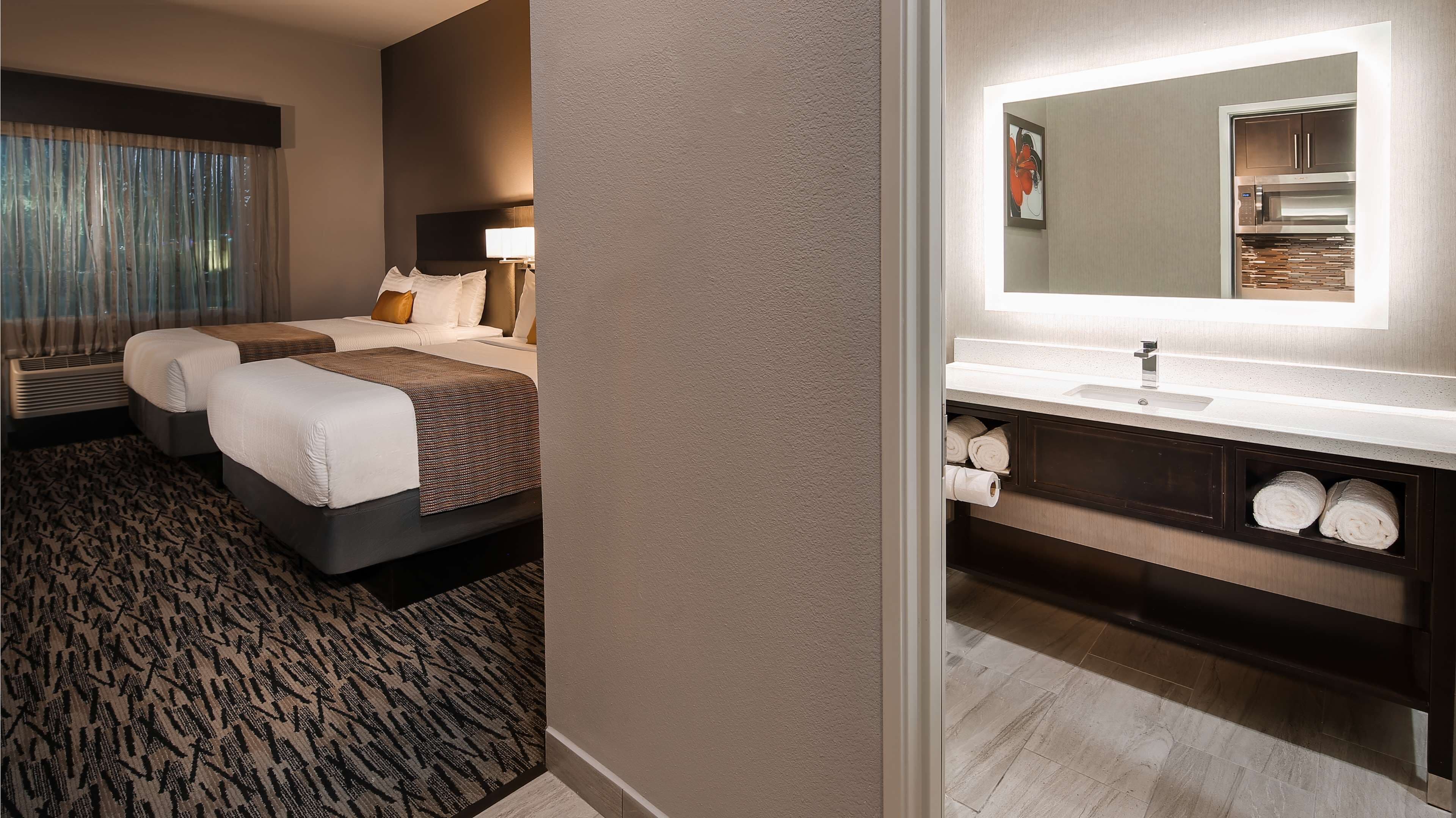 standard room, 2 queen beds, non smoking, kitchenette | premium bedding, in-room safe, desk, iron/ironing board