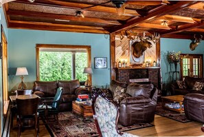 Reception - The Long View Lodge (Long Lake)