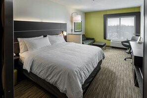 Desk, laptop workspace, blackout drapes, iron/ironing board - Holiday Inn Express & Suites Saskatoon East - University by IHG (Saskatoon)