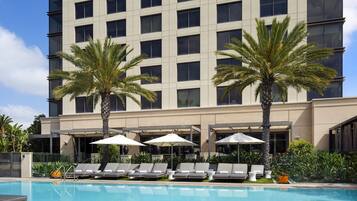 Outdoor pool, cabanas (surcharge), pool umbrellas