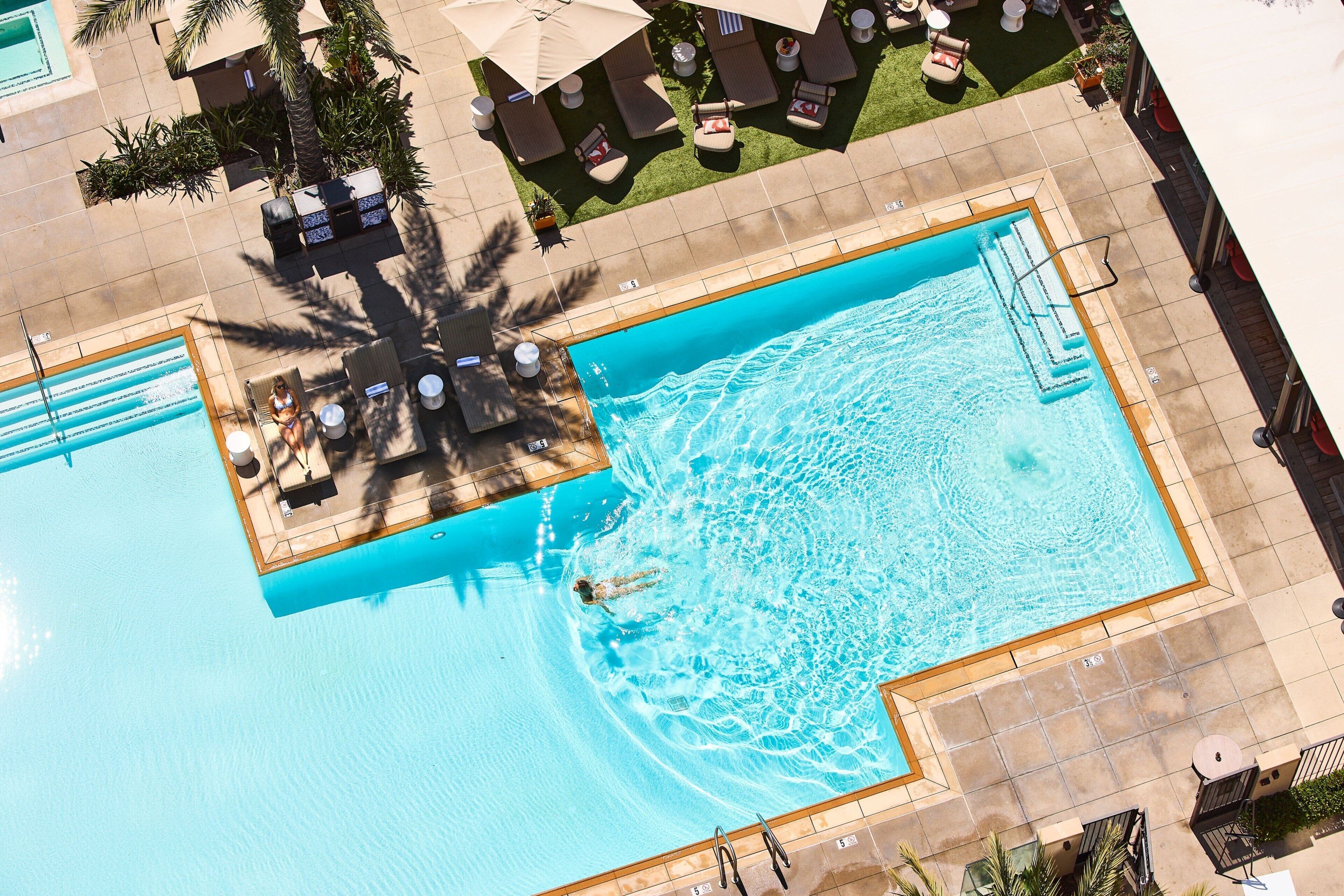 Outdoor pool, cabanas (surcharge), pool umbrellas