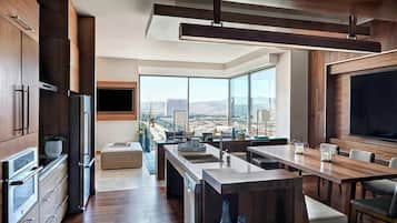 Presidential Suite, 1 Bedroom, Kitchen (Balcony) | Private kitchen | Fridge, coffee/tea maker