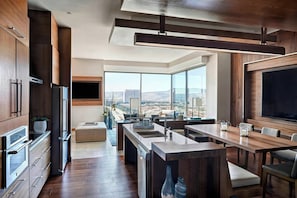 Presidential Suite, 1 Bedroom, Kitchen (Balcony) | Private kitchen | Fridge, coffee/tea maker - Marriott Irvine Spectrum (Irvine)