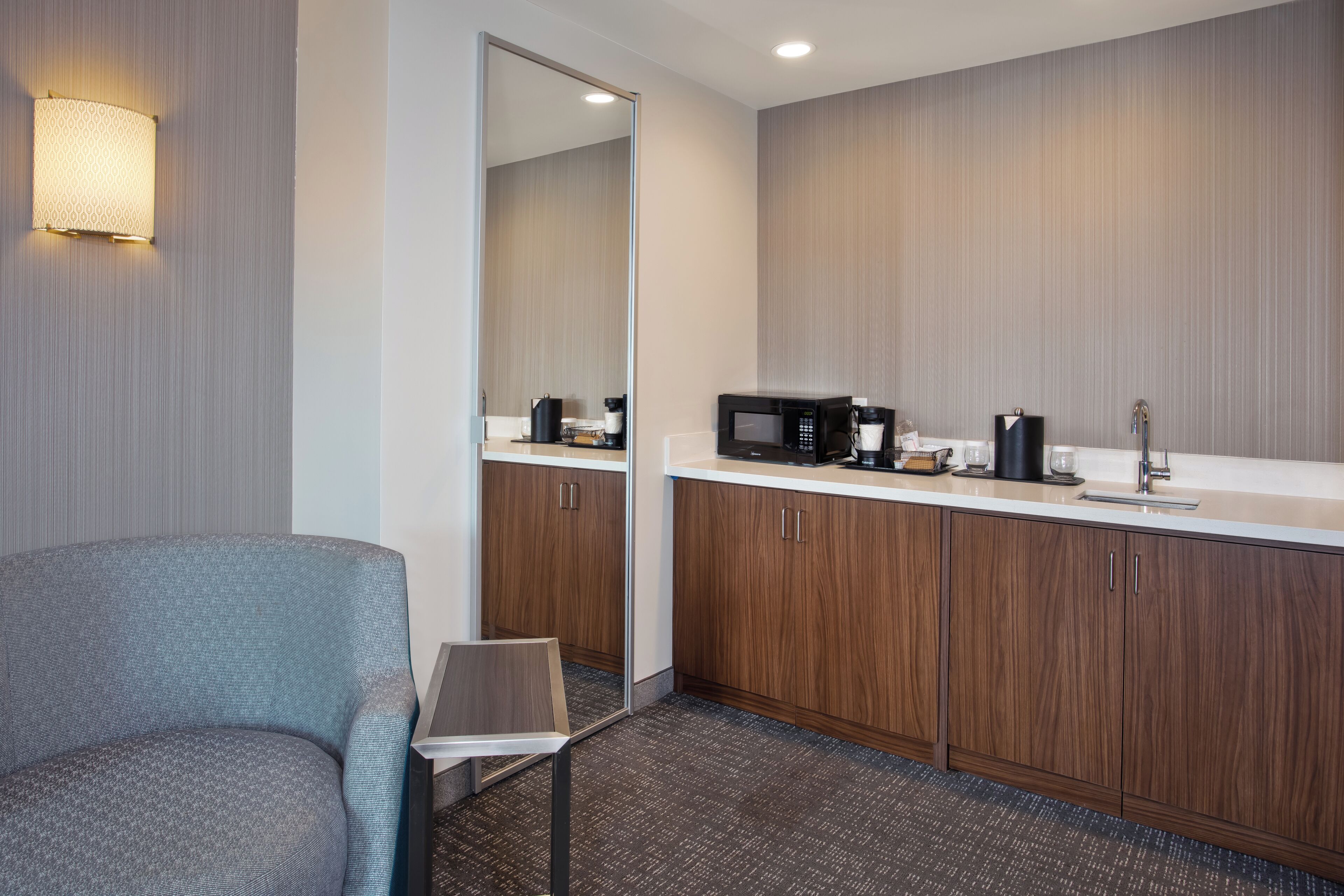 executive suite, 1 bedroom | 1 bedroom, in-room safe, desk, iron/ironing board