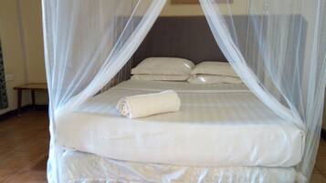 Double Room, Garden View | Desk, rollaway beds, free WiFi