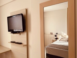 Standard Single Room | Minibar, desk, laptop workspace, blackout curtains - Binder Hotel Quality Inn (Mogi das Cruzes)
