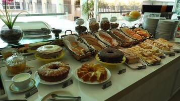 Free daily buffet breakfast