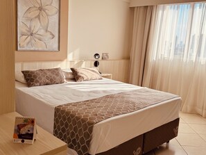Standard Double Room, 1 Double Bed | Minibar, desk, laptop workspace, blackout drapes - Binder Hotel Quality Inn (Mogi das Cruzes)