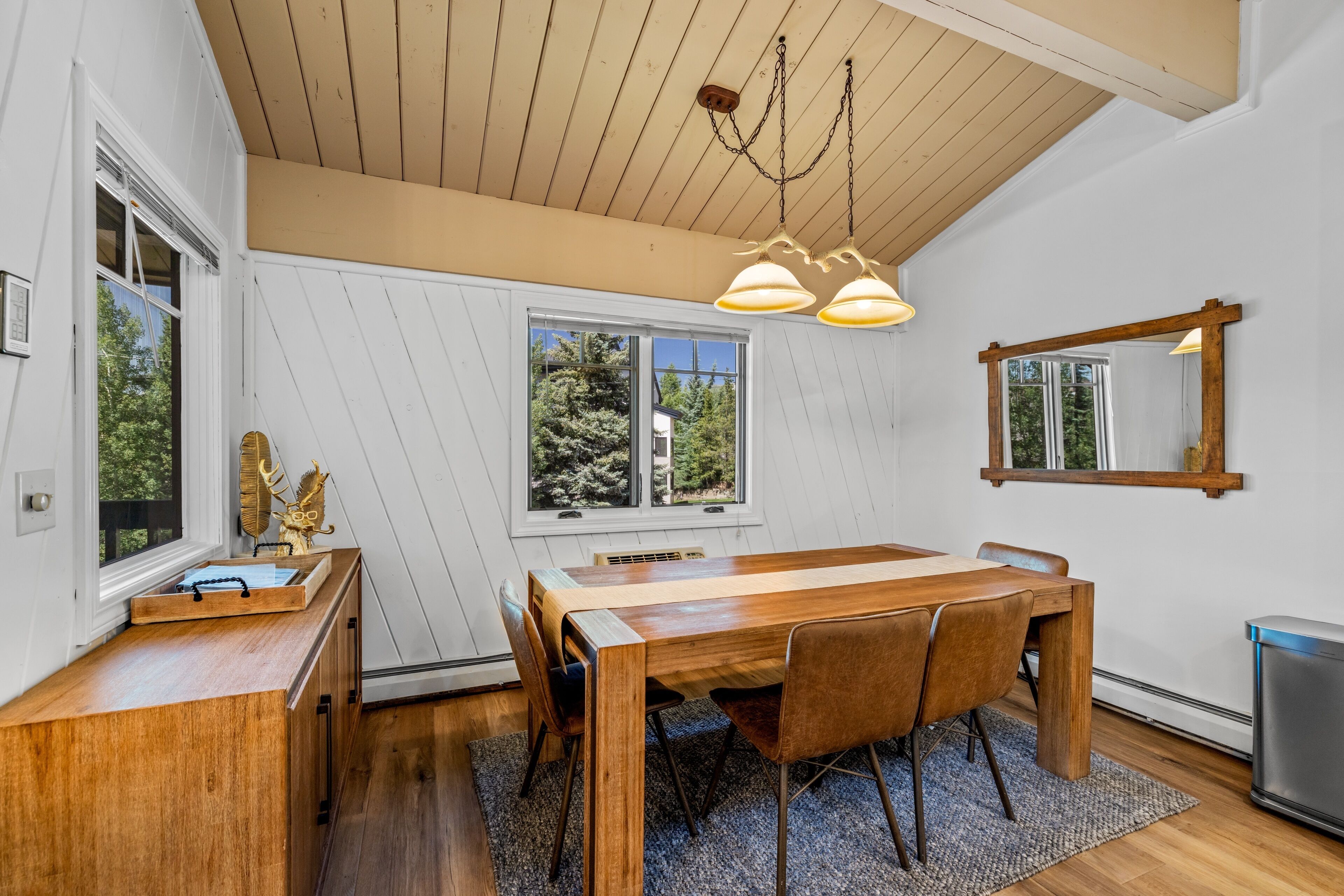 Townhome, 4 Bedrooms | Dining