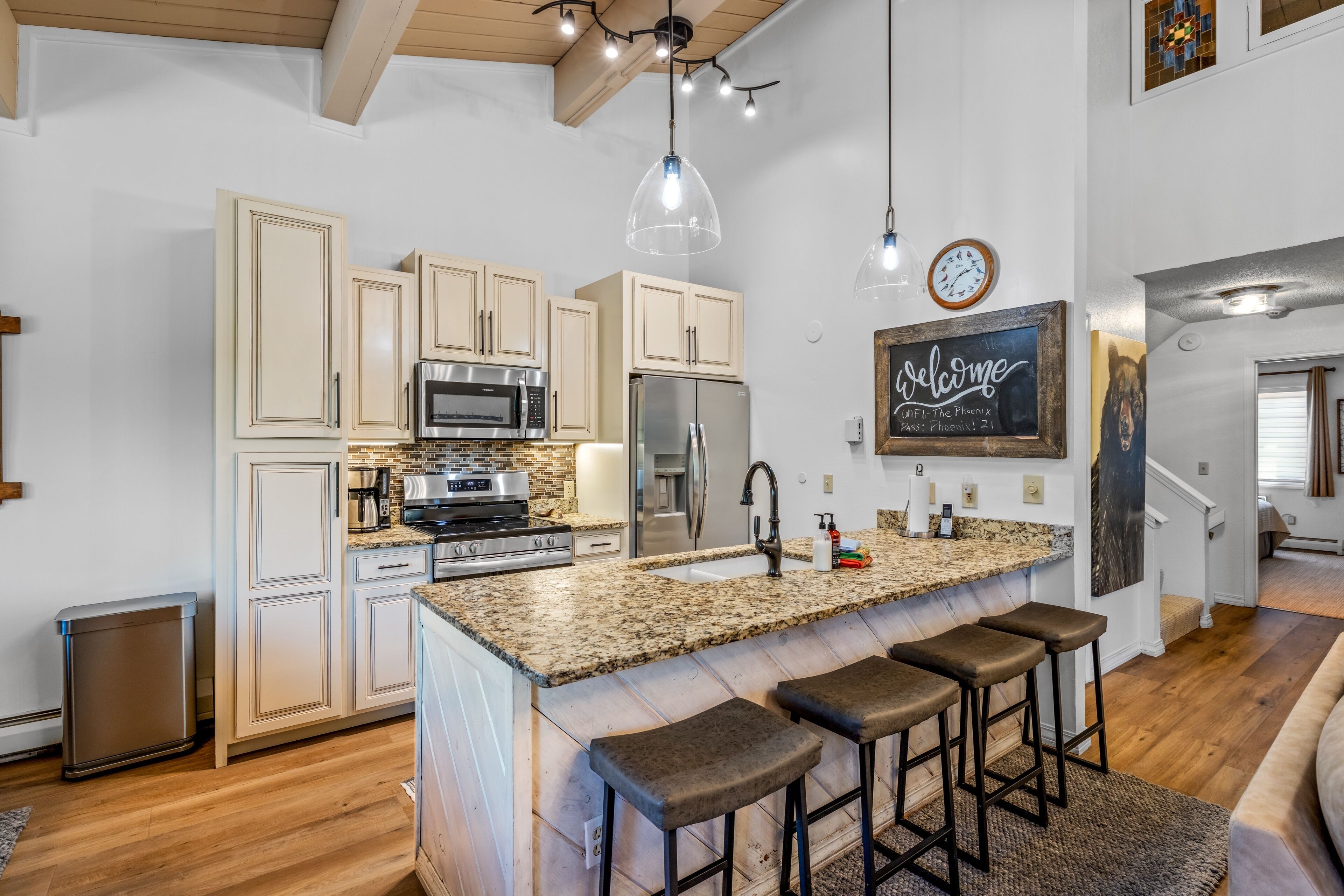 Townhome, 4 Bedrooms | Private kitchen
