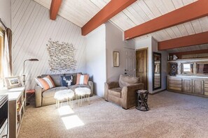4 bedrooms, desk, laptop workspace, iron/ironing board - Phoenix 118 4 Bedroom Townhouse by RedAwning (Steamboat Springs)