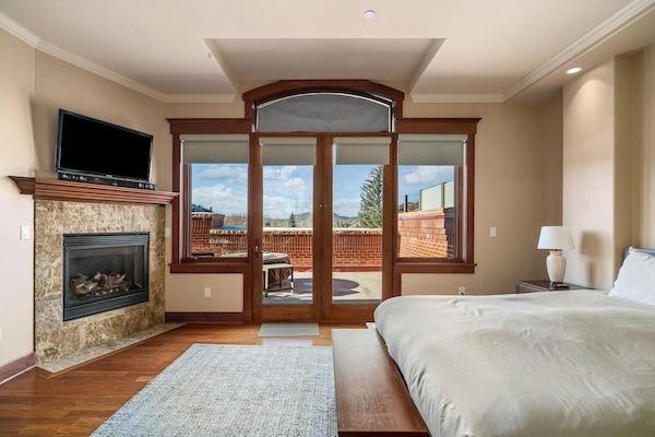 Condo, 1 Bedroom | 1 bedroom, desk, laptop workspace, iron/ironing board