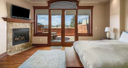 The Victoria 4 1 Bedroom Condo by RedAwning