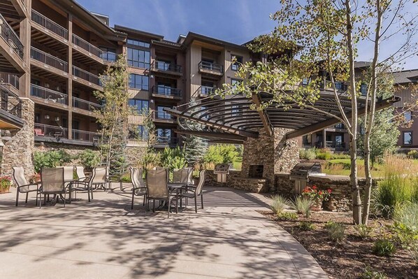 Condo, 2 Bedrooms | BBQ/picnic Area