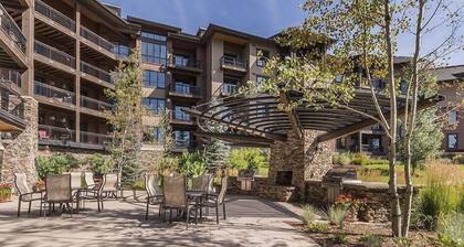 First Tracks 3301 2 Bedroom Condo by RedAwning