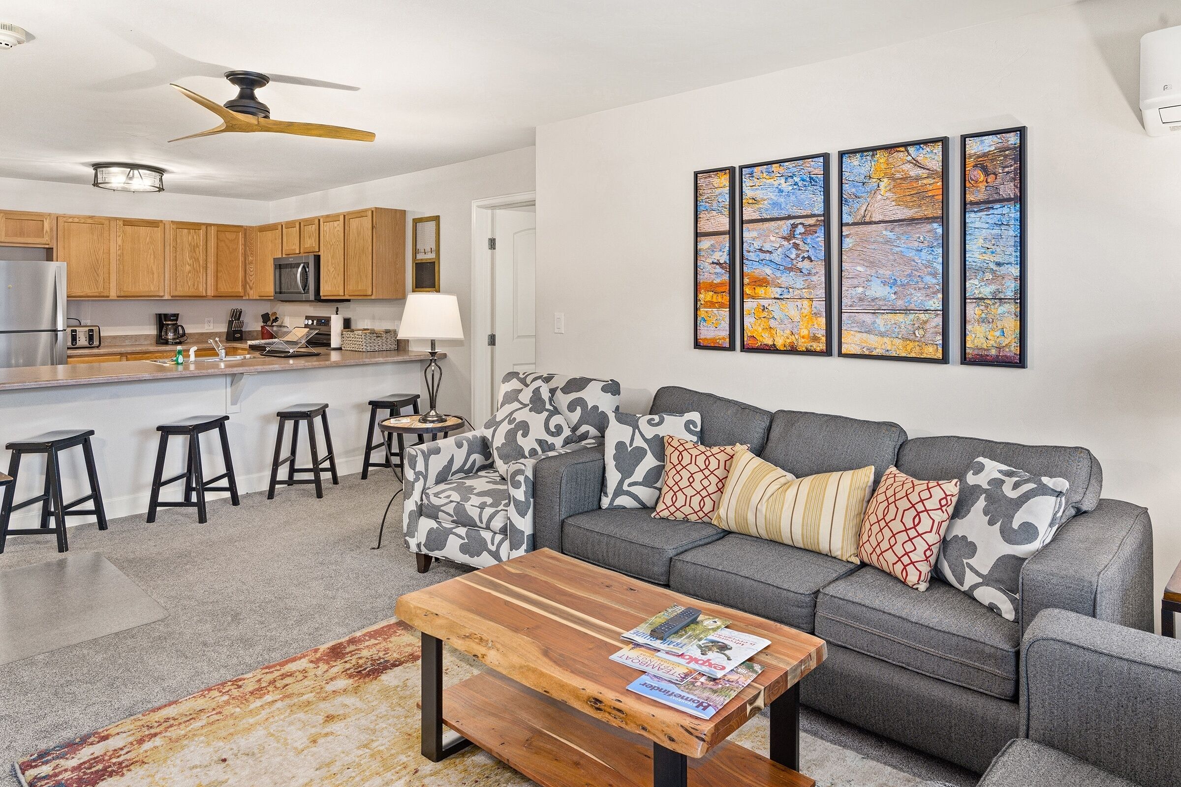 Condo, 2 Bedrooms | Living area