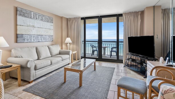 Condo, 3 phòng ngủ | Khu phòng khách