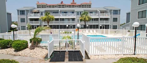 Kondominium, 2 kamar tidur | Kolam renang outdoor