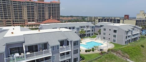 Condo, 2 Bedrooms | Exterior