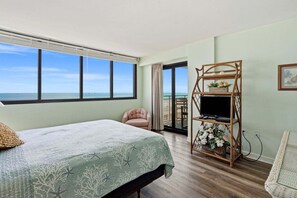 Condo, 3 Bedrooms