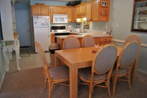 Condo, 3 Bedrooms | Private kitchen